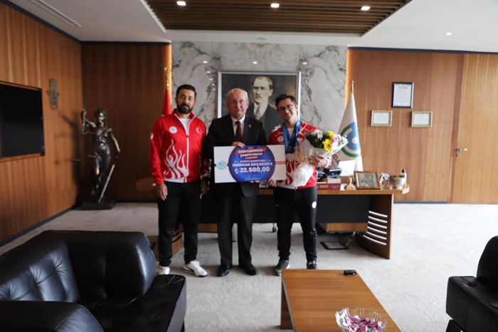 Emirhan Akçakoca: Avrupa Şampiyonu ve Tekirdağ'ın Gururu