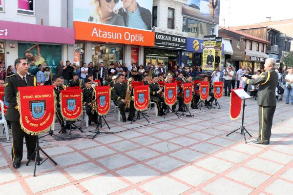 Edirne'de, 5'inci Kolordu'dan '29 Ekim' konseriEdirne'de, 5'inci Kolordu'dan '29 Ekim' konseri