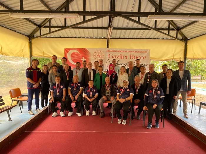 Huzurevi Sakinleri Gaziler Bocce Cumhuriyet Kupasında Keyifli Bir Gün Yaşadılar