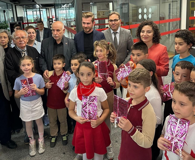 Kırklareli'nde Atatürk Resimleri ve Kitapları Sergisi