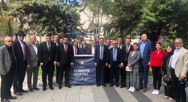 AK Gençlikten, Cumhuriyet Bayramı'nda İstasyon Caddesi'nde Stant