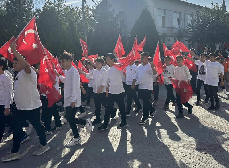 Alpullu Cumhuriyet Sevinciyle Coştu