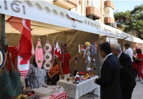 Kırklareli Valisi Birol Ekici Stantları Ziyaret Etti