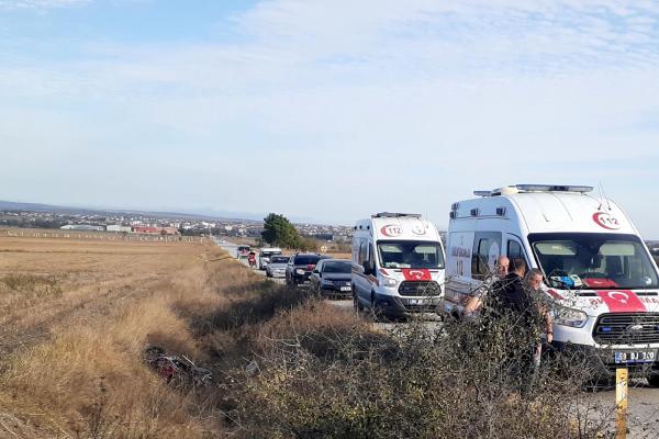 Tekirdağ'da otomobille çarpışan motosikletteki baba öldü, oğlu yaralandı