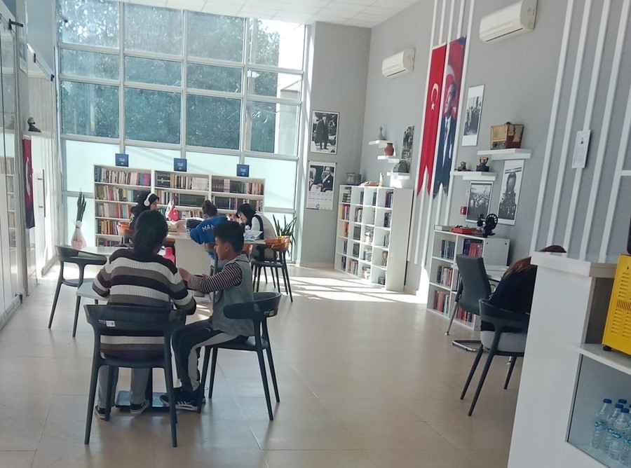Genç Okuyuculara Kapılarını Açtı