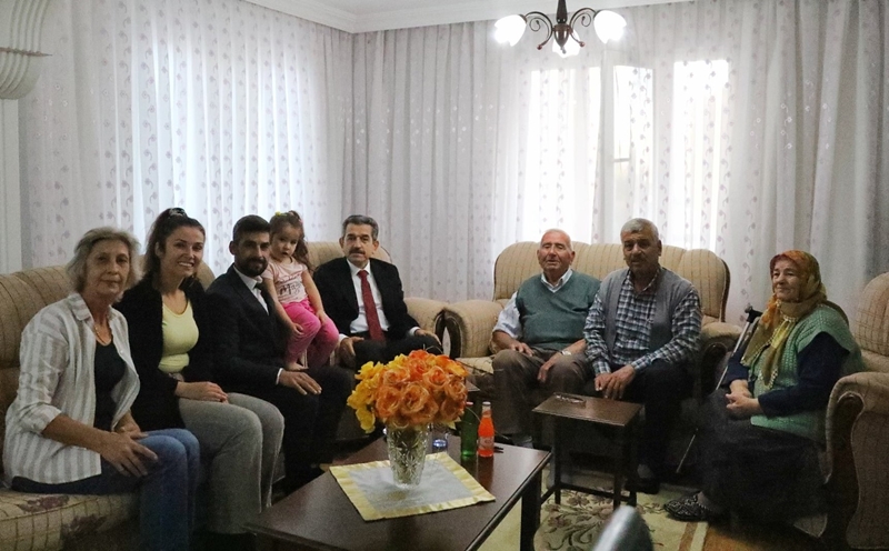 Hane Ziyaretleriyle Vatandaşlarla Buluşuyor