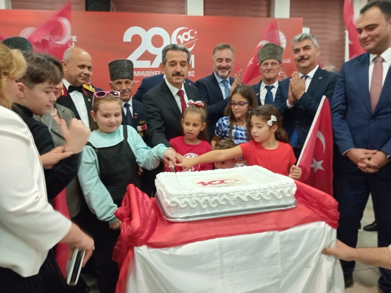 Kırklareli'nde Cumhuriyet Kutlamaları Gece de Devam Etti