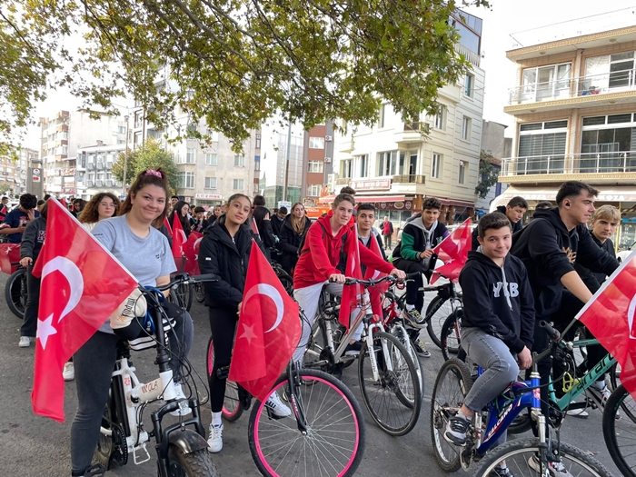 Cumhuriyetin 100. Yılında 100 Öğrenci Coşkulu Bisiklet Turunda