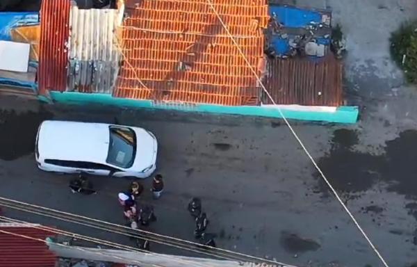 Çorlu'da ruhsatsız silahlar ele geçirildi; 9 gözaltı