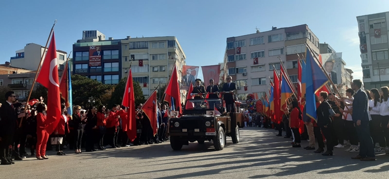 Asırlık Dev Çınar Cumhuriyetimiz 100 Yaşında