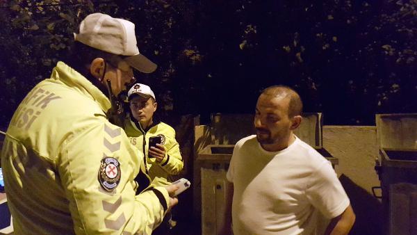 Daha önce ehliyetine el konulan sürücü yine alkollü yakalandı; polise zor anlar yaşattı