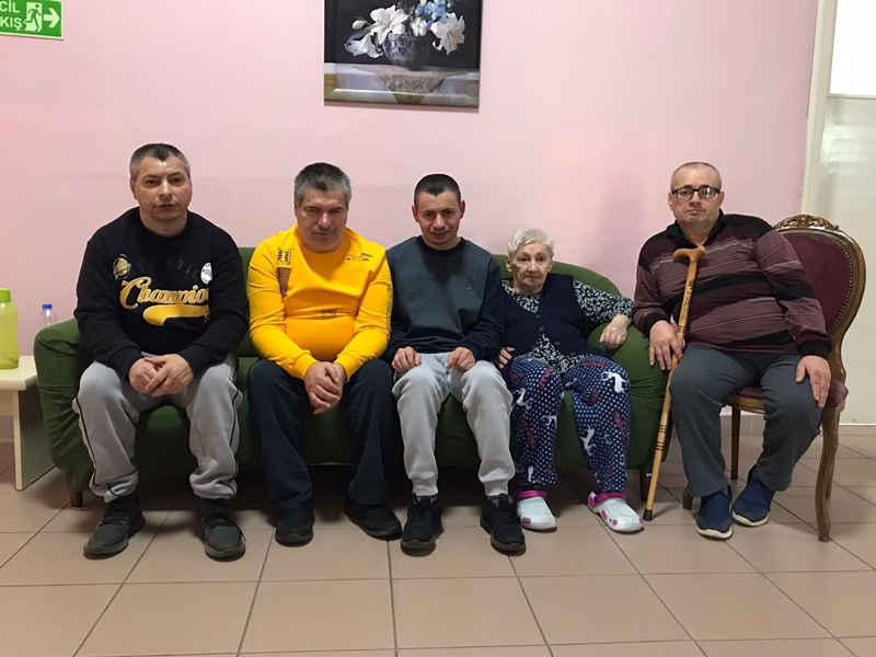 Özel Gereksinimli Bireylerden Annelerine Sevgi Dolu Ziyaret