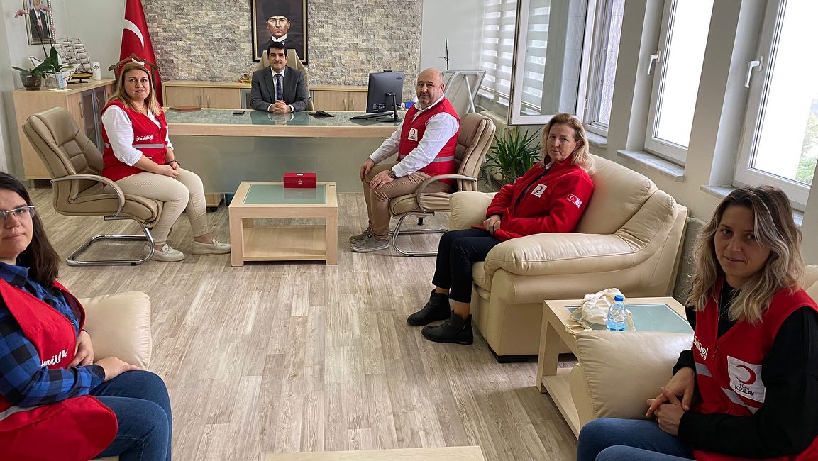 Kaymakam Özdemir, Türk Kızılay Vize Temsilcilerini Ağırladı