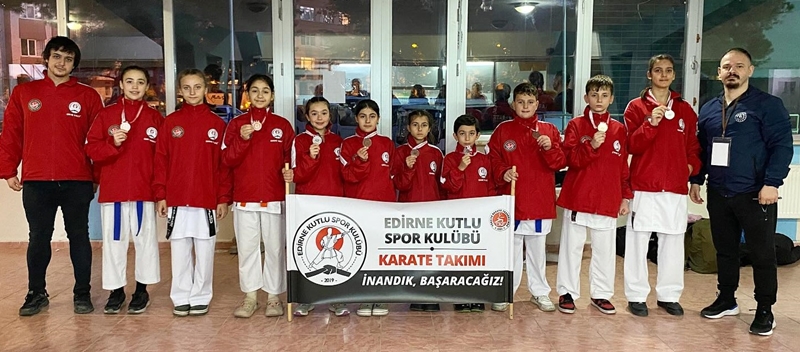 Başarılı Sporcular 9 madalya ile döndüler