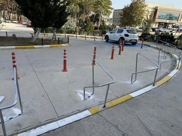 Hastanede Motosiklet ve Bisiklet Kullanıcıları İçin Özel Park Alanı
