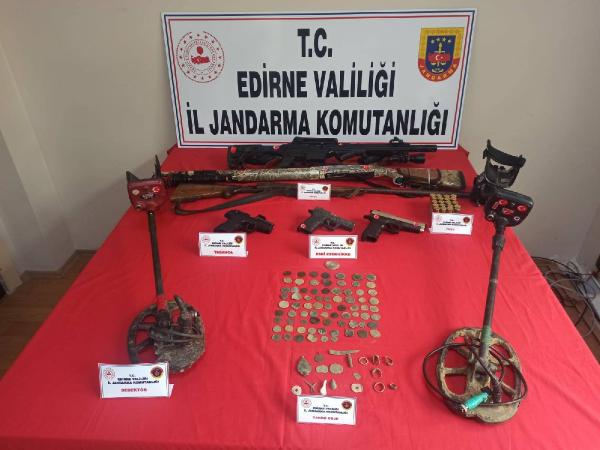 Edirne'de 349 sikke ve 175 tarihi obje ele geçirildi: 3 gözaltı