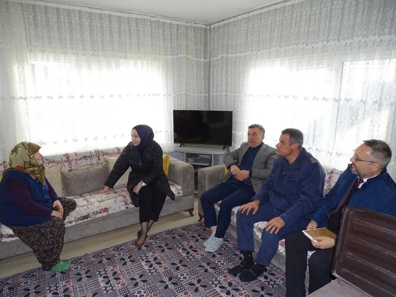 Kaymakam Çanakcıoğlu'ndan Şehit Ailesine ve Gaziye Manevi Destek