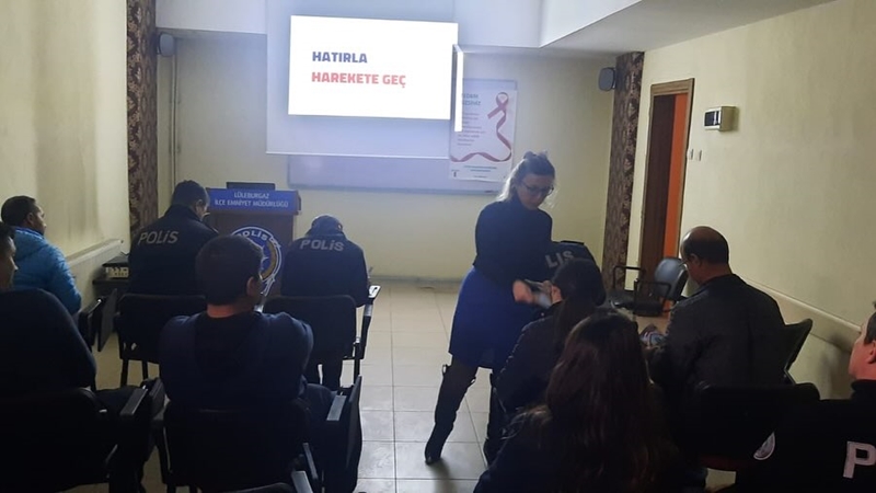 Dünya AIDS Günü'nde Emniyet Personeline Farkındalık Eğitimi
