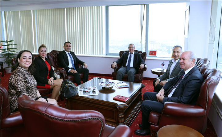 Akbank Yöneticilerinden Rektör Prof. Dr. Erhan Tabakoğlu'na Ziyaret