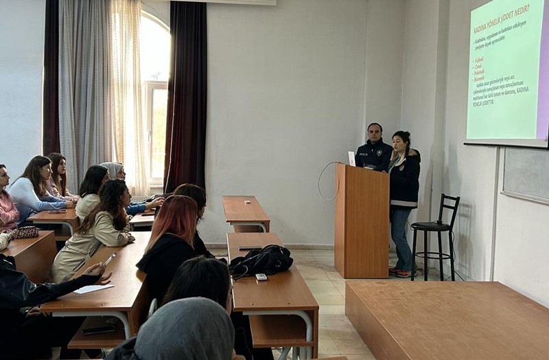 Pınarhisar Emniyeti PMYO Öğrencilerine KADES'i Anlattı