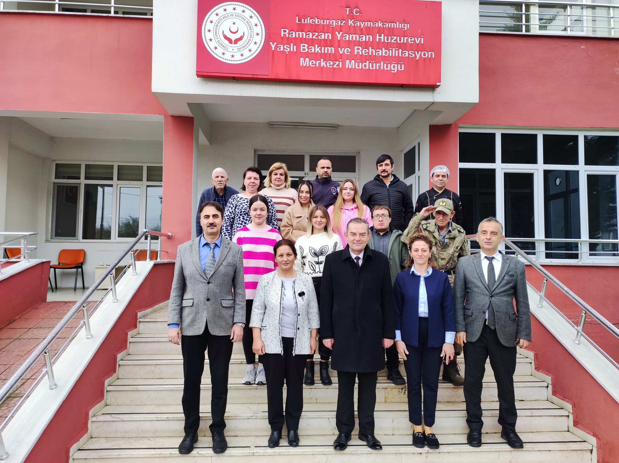 Müdür Özbaş Huzurevi'nde İncelemelerde Bulundu