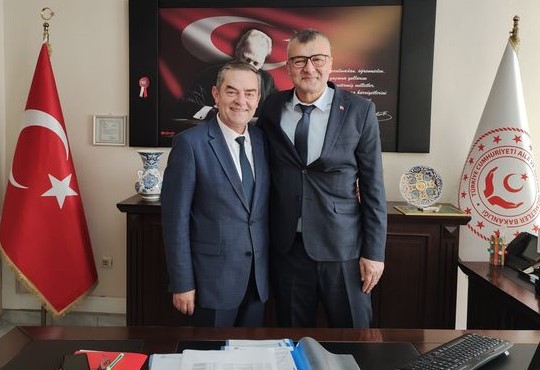 Müdür Özbaş'a 