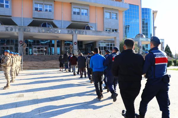 Yunanistan'a kaçarken yakalanan 10 şüpheli tutuklandı