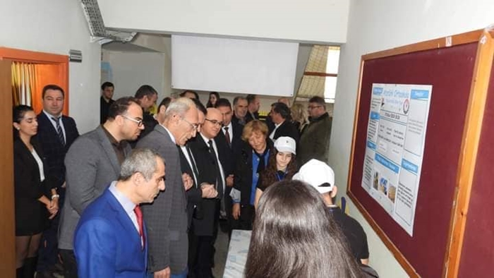 Müdür Akdemir, 4006 Tübitak Bilim Fuarı'nı Ziyaret Etti