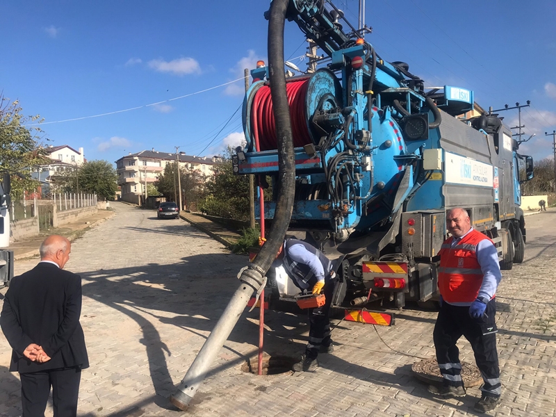 Pehlivanköy'de Atıksu ve Yağmur Suyu Hatlarının Temizliği Yapıldı