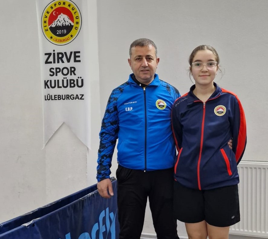 Zeynep Naz Eker, Masa Tenisi Arenasında Parlıyor