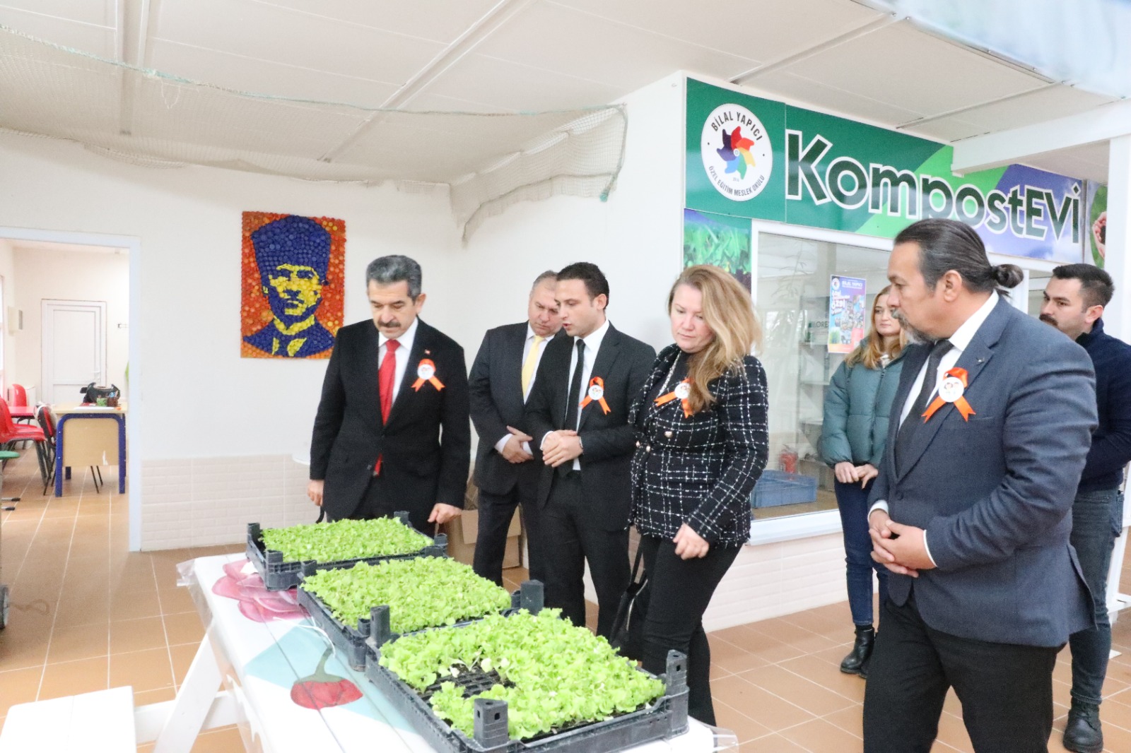 Vali Ekici, KompostEvi'ni gezerek faaliyetler hakkında bilgiler aldı