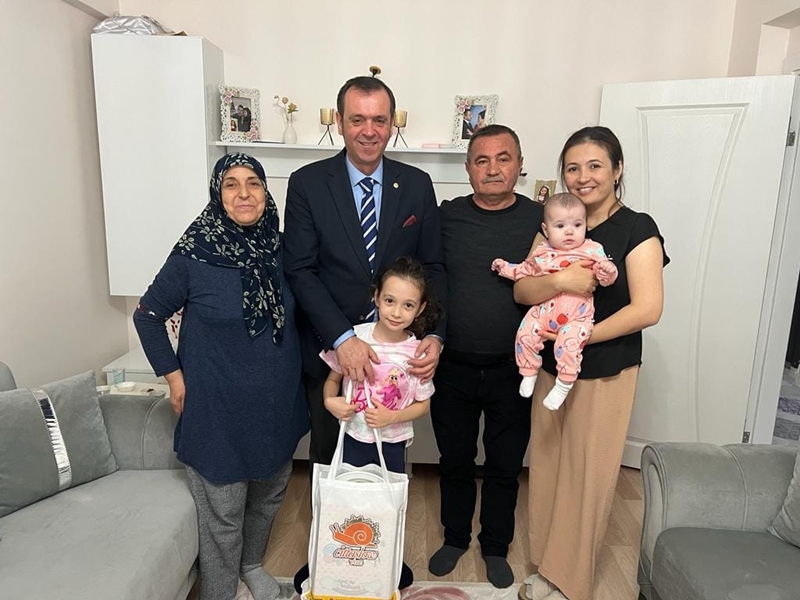Başkan Özalp Yeni Doğan Bebekleri Ziyaret Ediyor