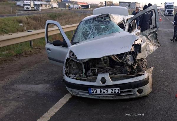 Işık ihlali yapan kamyon, otomobile çarptı: 1 ölü, 2 yaralı
