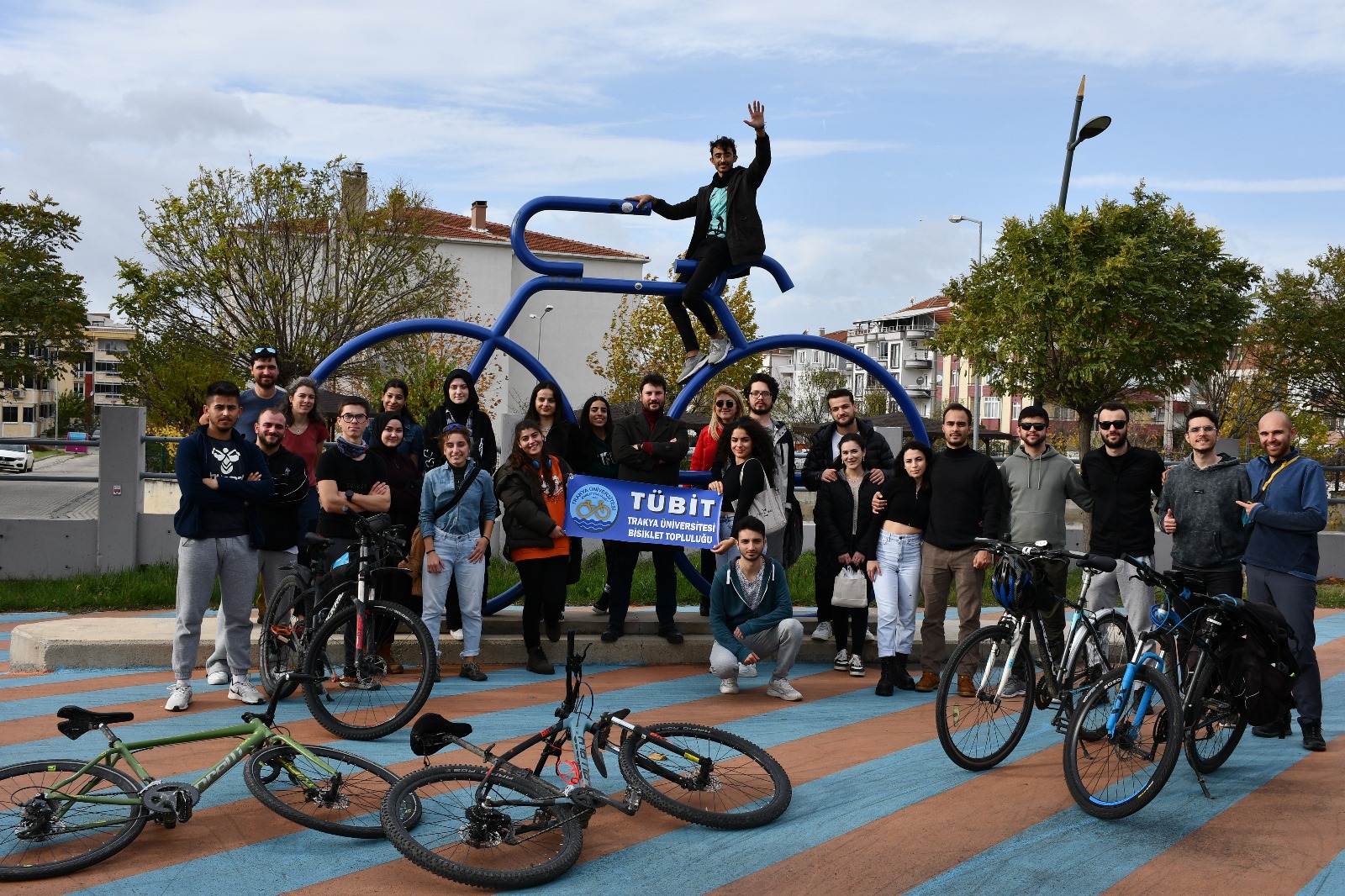 Üniversiteliler Edirne'den Lüleburgaz'a Pedal Çevirdi