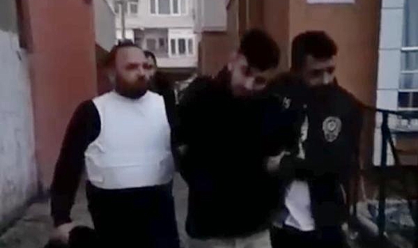 İstanbul'daki cinayetin şüphelisi, uyuşturucu siparişi verince yakalandı