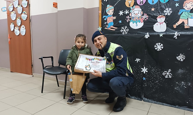 Jandarma’dan Öğrencilere Renkli Sürpriz
