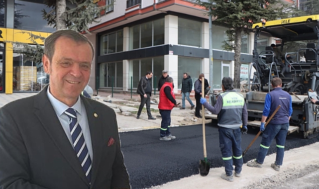 Atatürk Caddesi'nde Bakım Çalışmaları Titizlikle Sürüyor