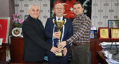 Başkan Çamlıca Tebrik Etti ve Gelecek Sezon İçin Başarılar Diledi