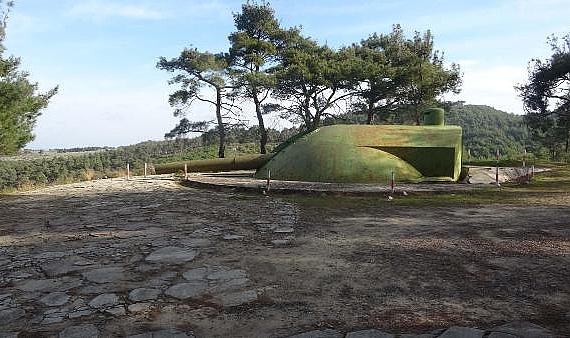 Çanakkale'de 2'nci Dünya Savaşı'ndan kalma tarihi tabya kaderine terk edildi