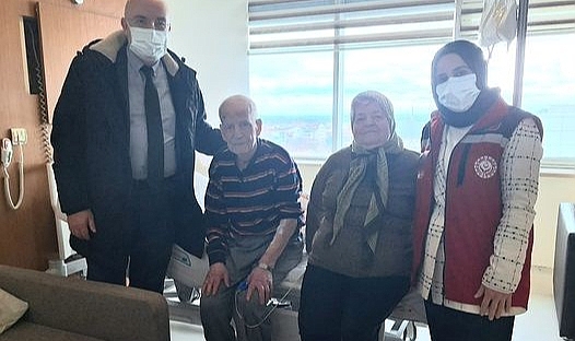 Şehit Babası İbrik’i Tedavi Gördüğü Hastanede Ziyaret Ettiler