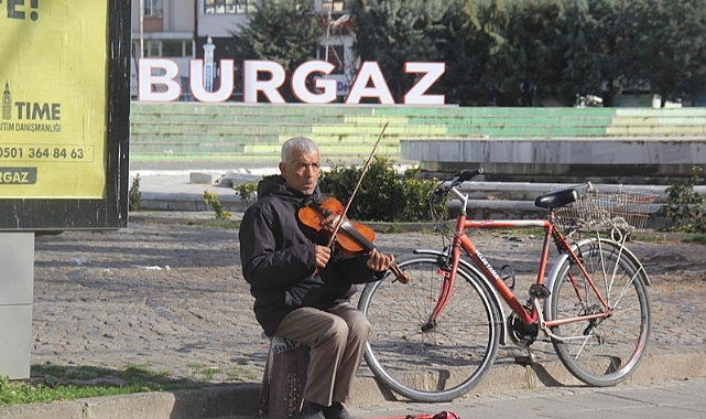 Sokak Müzisyenleri Halkın Beğenisini Kazanıyor
