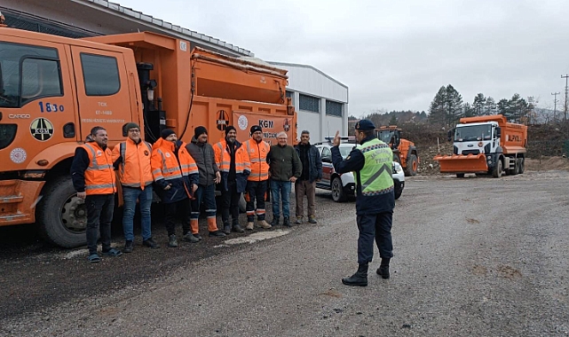 Trafik Jandarmasından Kurum Personellerine Trafik Eğitimi
