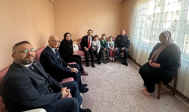 Vali Ekici’den Pınarhisar’da Hane Ziyareti