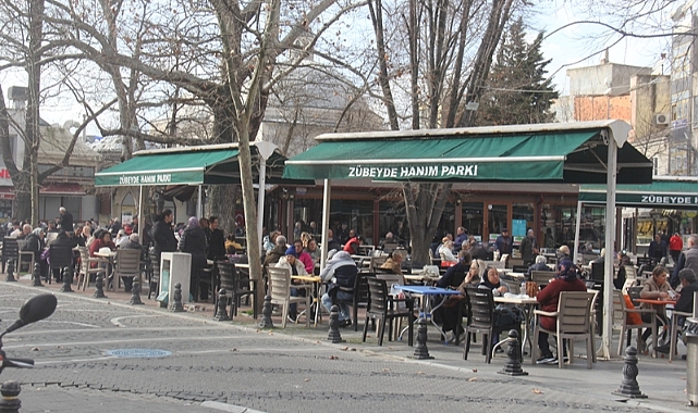 Vatandaş Sıcak Havanın Tadını Parklarda Çıkarıyor